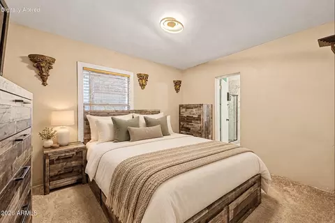 Bedroom - 2216 W Augusta Ave, Phoenix, AZ 85021 photo 1 of 9