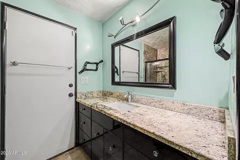 Bath - 2216 W Augusta Ave, Phoenix, AZ 85021 photo 1 of 3
