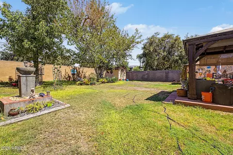 Exterior - 2216 W Augusta Ave, Phoenix, AZ 85021 photo 13 of 13