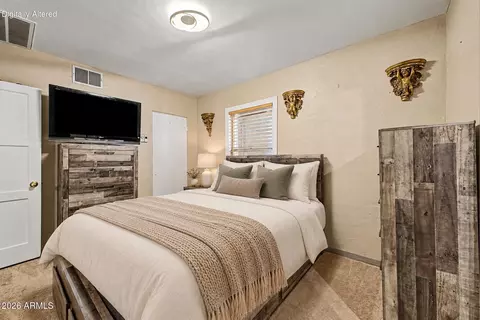 Bedroom - 2216 W Augusta Ave, Phoenix, AZ 85021 photo 5 of 9