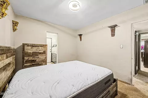 Bedroom - 2216 W Augusta Ave, Phoenix, AZ 85021 photo 4 of 9
