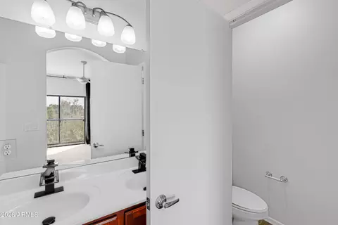 Bath - 7841 N 21st Ave, Phoenix, AZ 85021 photo 4 of 6
