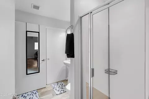 Bath - 7841 N 21st Ave, Phoenix, AZ 85021 photo 5 of 6
