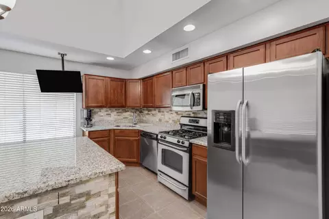 Kitchen - 7841 N 21st Ave, Phoenix, AZ 85021 photo 4 of 5