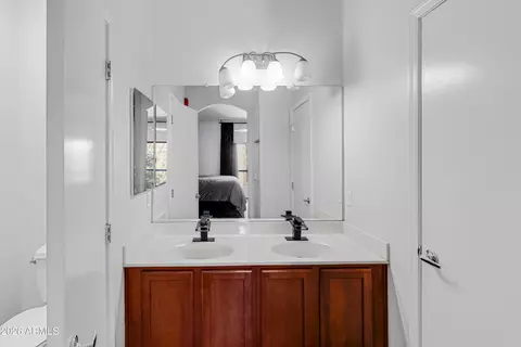 Bath - 7841 N 21st Ave, Phoenix, AZ 85021 photo 1 of 6