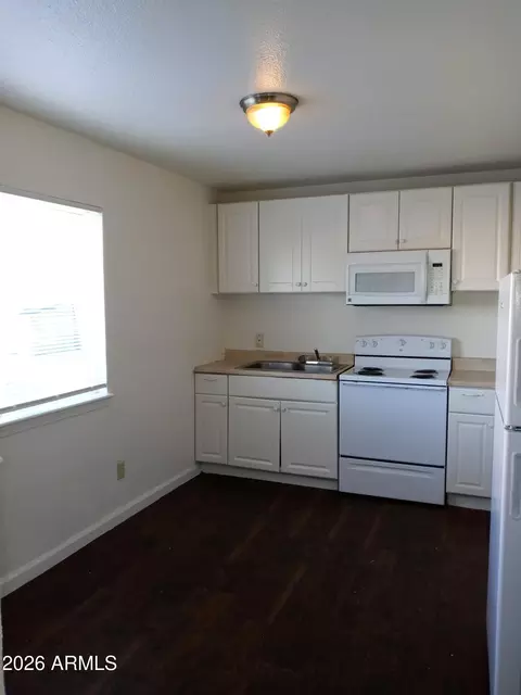 Kitchen - 1319 W Vogel Ave, Phoenix, AZ 85021 photo 1 of 1
