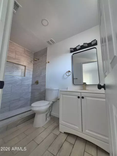 Bath - 3310 E Angela Dr, Phoenix, AZ 85032 photo 1 of 2