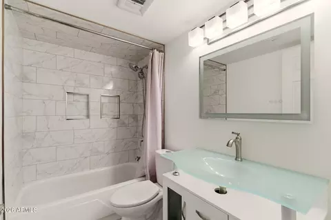 Bath - 3418 E Lupine Ave, Phoenix, AZ 85028 photo 2 of 2