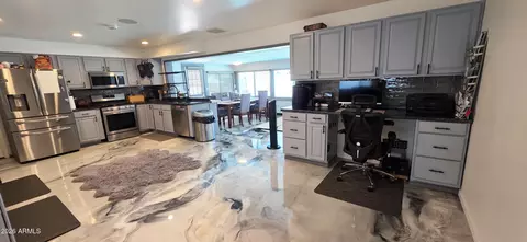Kitchen - 3418 E Lupine Ave, Phoenix, AZ 85028 photo 2 of 2