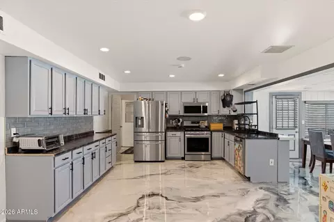 Kitchen - 3418 E Lupine Ave, Phoenix, AZ 85028 photo 1 of 2