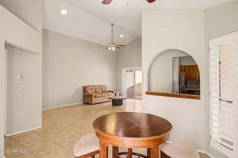 Dining - 406 E Taro Ln, Phoenix, AZ 85024 photo 2 of 2