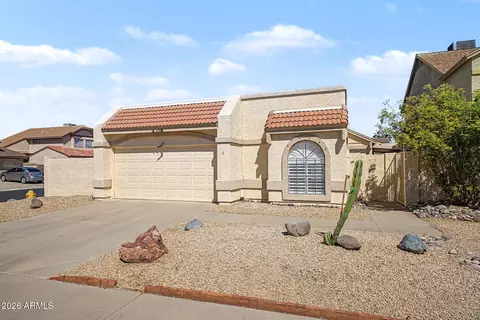 Exterior - 406 E Taro Ln, Phoenix, AZ 85024 photo 3 of 9