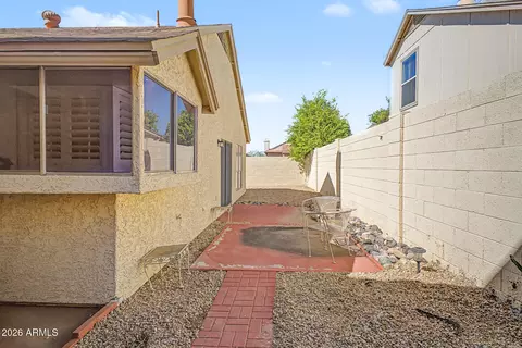 Exterior - 406 E Taro Ln, Phoenix, AZ 85024 photo 5 of 9