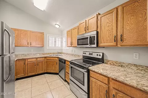 Kitchen - 406 E Taro Ln, Phoenix, AZ 85024 photo 1 of 3