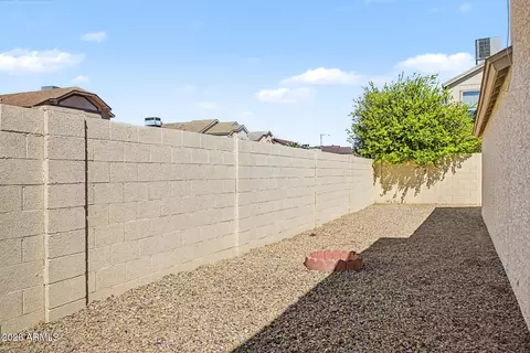 Exterior - 406 E Taro Ln, Phoenix, AZ 85024 photo 8 of 9