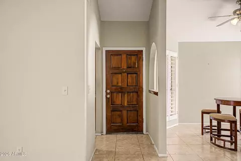 Entry Way - 406 E Taro Ln, Phoenix, AZ 85024 photo 1 of 1