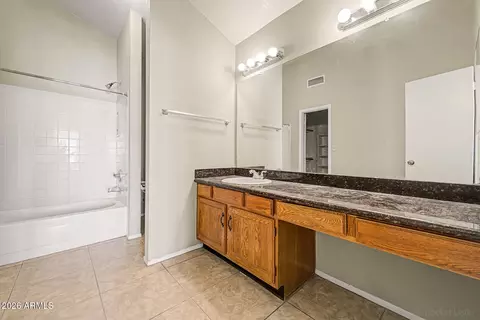 Bath - 406 E Taro Ln, Phoenix, AZ 85024 photo 2 of 3