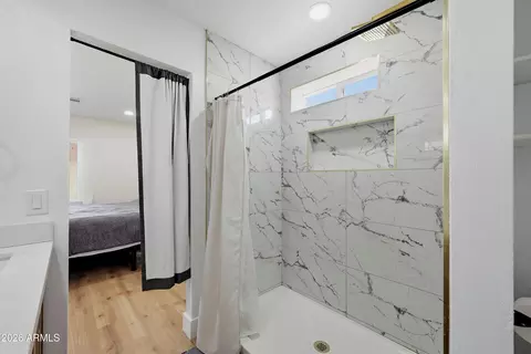 Bath - 6607 S Mitchell Dr, Tempe, AZ 85283 photo 1 of 4