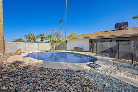 Exterior - 1103 E Watson Dr, Tempe, AZ 85283 photo 6 of 7