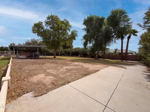 Exterior - 2599 E Arrowhead Trl, Gilbert, AZ 85297 photo 6 of 11