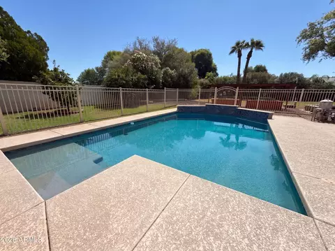 Exterior - 2599 E Arrowhead Trl, Gilbert, AZ 85297 photo 2 of 11