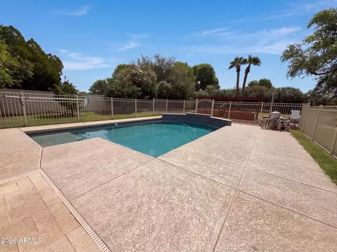 Exterior - 2599 E Arrowhead Trl, Gilbert, AZ 85297 photo 9 of 11