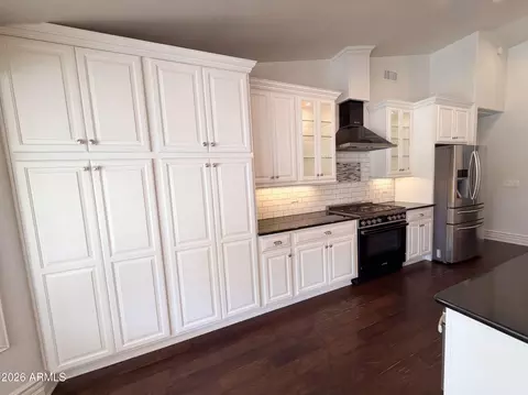 Kitchen - 2599 E Arrowhead Trl, Gilbert, AZ 85297 photo 4 of 5