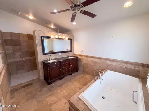 Bath - 2599 E Arrowhead Trl, Gilbert, AZ 85297 photo 1 of 3