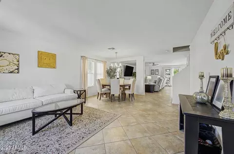 Living - 1821 E Patrick Ln, Phoenix, AZ 85024 photo 2 of 3
