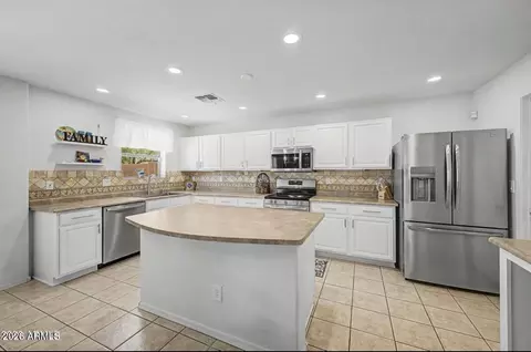 Kitchen - 1821 E Patrick Ln, Phoenix, AZ 85024 photo 1 of 2