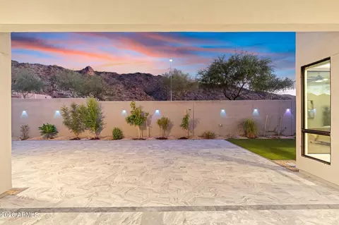 Exterior - 719 E Summerside Rd, Phoenix, AZ 85042 photo 2 of 10