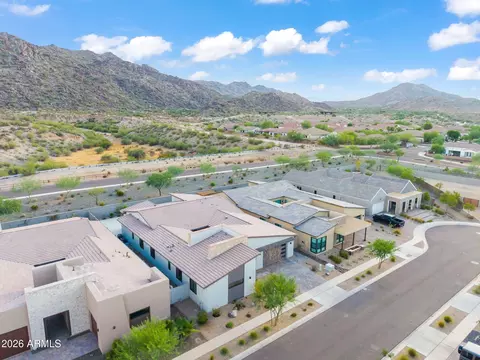 View/Area - 719 E Summerside Rd, Phoenix, AZ 85042 photo 3 of 8