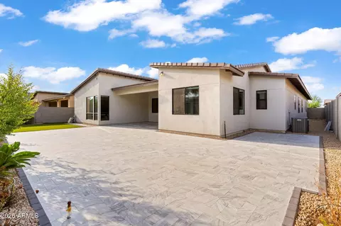 Exterior - 719 E Summerside Rd, Phoenix, AZ 85042 photo 5 of 10