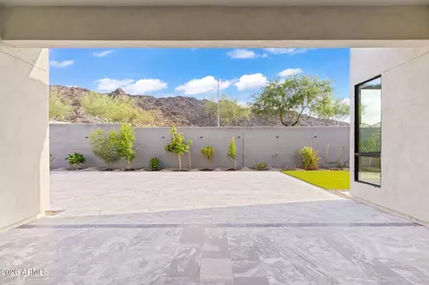 Exterior - 719 E Summerside Rd, Phoenix, AZ 85042 photo 4 of 10