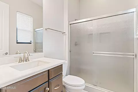Bath - 719 E Summerside Rd, Phoenix, AZ 85042 photo 5 of 6