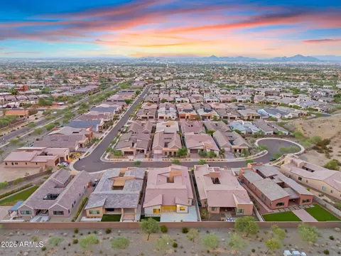 View/Area - 719 E Summerside Rd, Phoenix, AZ 85042 photo 2 of 8