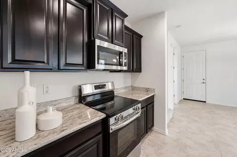 Entry Way - 3713 E Leslie Dr, Gilbert, AZ 85296 photo 2 of 3