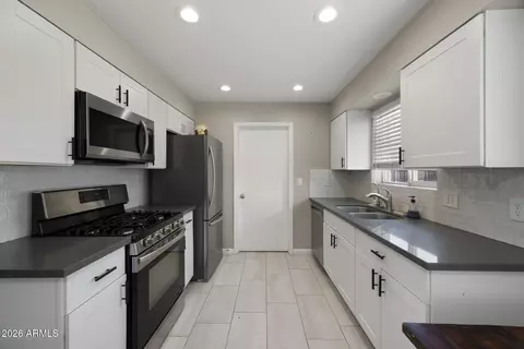 Kitchen - 1835 W Behrend Dr, Phoenix, AZ 85027 photo 1 of 2