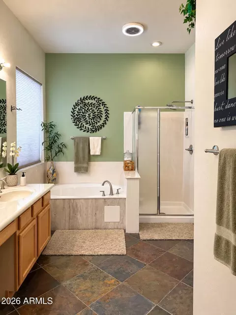 Bath - 872 E Toledo St, Gilbert, AZ 85295 photo 1 of 1
