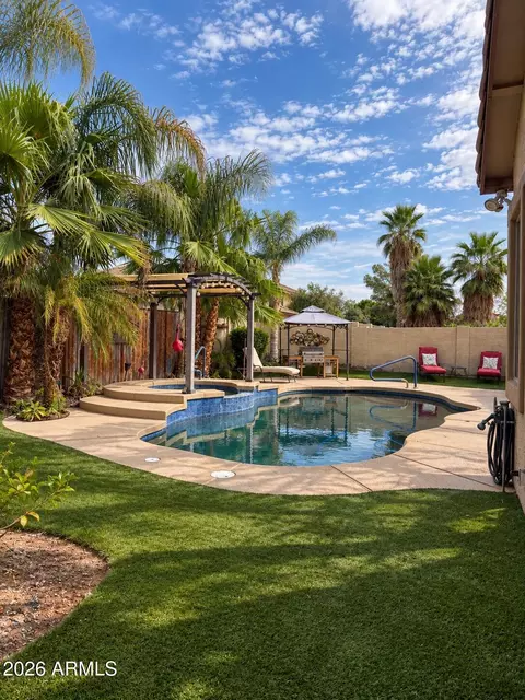 Exterior - 872 E Toledo St, Gilbert, AZ 85295 photo 2 of 4