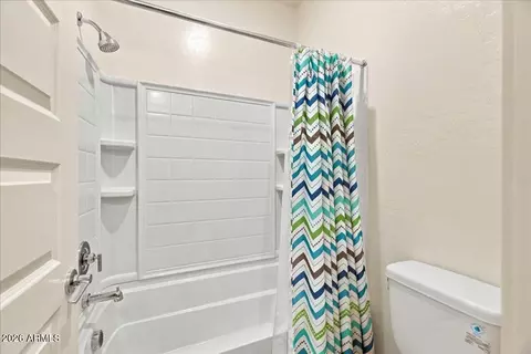 Bath - 924 E Anderson Ave, Phoenix, AZ 85022 photo 11 of 11