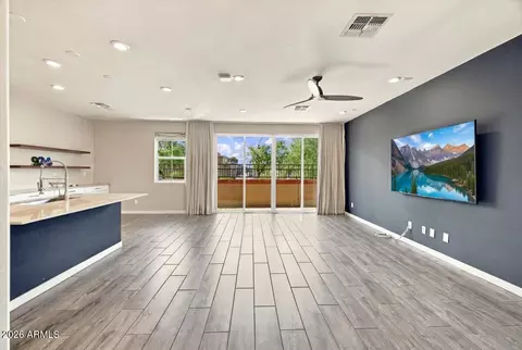 Living - 924 E Anderson Ave, Phoenix, AZ 85022 photo 1 of 6