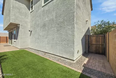 Exterior - 924 E Anderson Ave, Phoenix, AZ 85022 photo 9 of 17