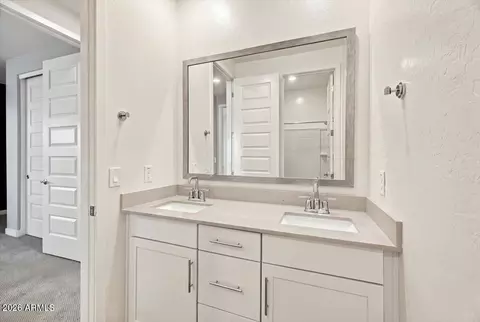 Bath - 924 E Anderson Ave, Phoenix, AZ 85022 photo 10 of 11