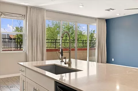 Kitchen - 924 E Anderson Ave, Phoenix, AZ 85022 photo 5 of 7