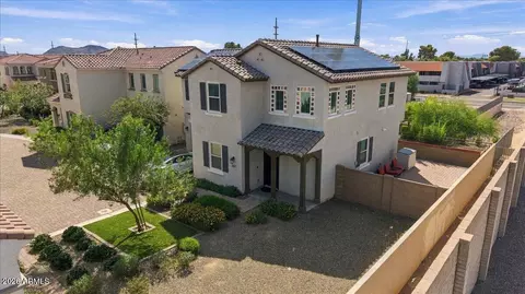 Exterior - 924 E Anderson Ave, Phoenix, AZ 85022 photo 2 of 17
