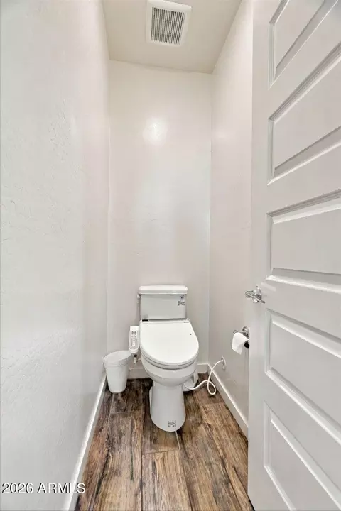 Bath - 924 E Anderson Ave, Phoenix, AZ 85022 photo 3 of 11