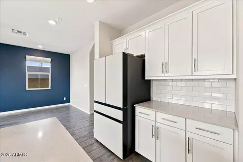 Kitchen - 924 E Anderson Ave, Phoenix, AZ 85022 photo 7 of 7