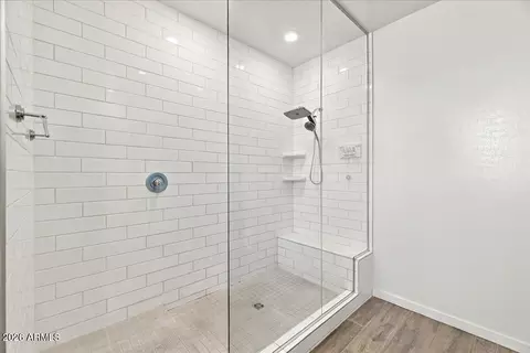 Bath - 924 E Anderson Ave, Phoenix, AZ 85022 photo 7 of 11