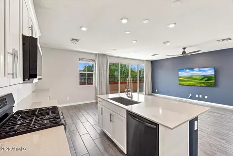 Kitchen - 924 E Anderson Ave, Phoenix, AZ 85022 photo 3 of 7